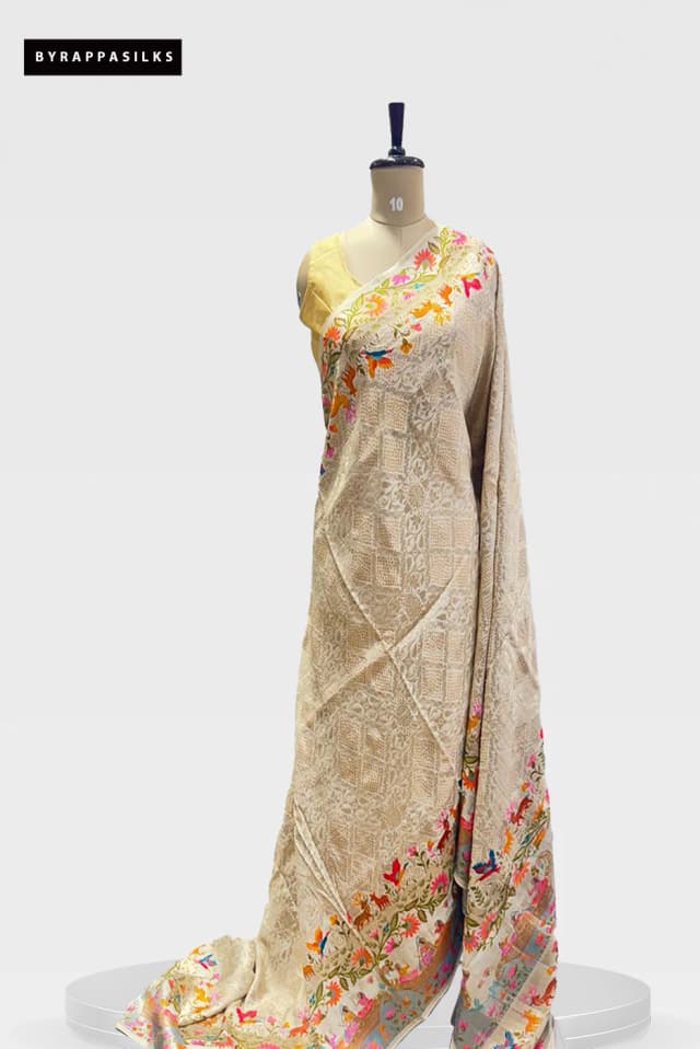 Bandhani Banaras Saree With Meenakari Work Cream Colour QS286066
