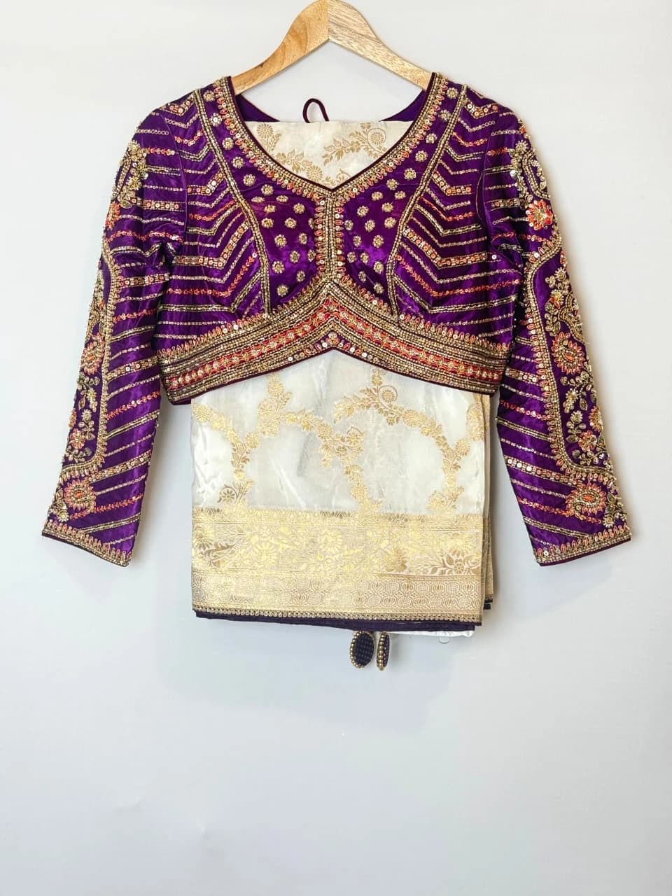 Banarasi Saree white Colour With Ready Blouse QS262285