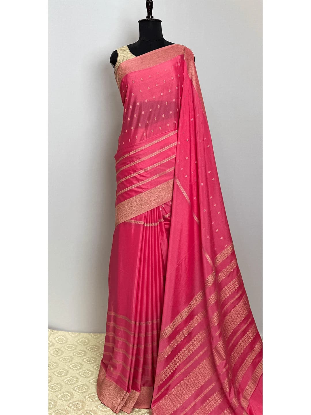 Crape Saree - Pink Colour - QS217845
