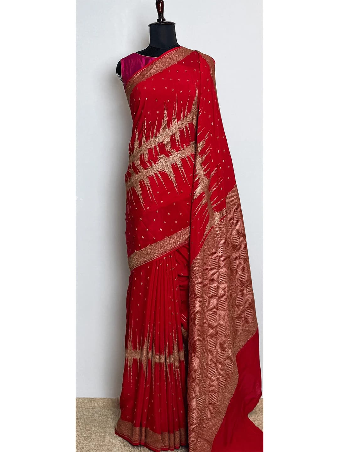 Pure Crape Georgette Saree - Red Colour - QS208568